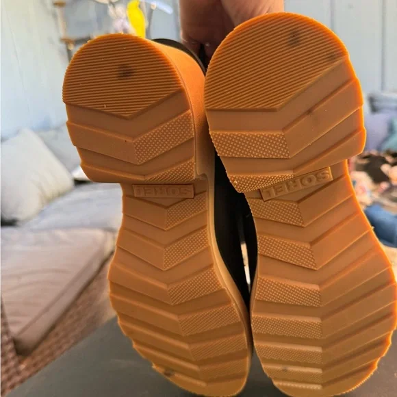 SOREL Women's Hi-Line Heel Lace Boots Black Size 7.5 - Picture 5 of 6